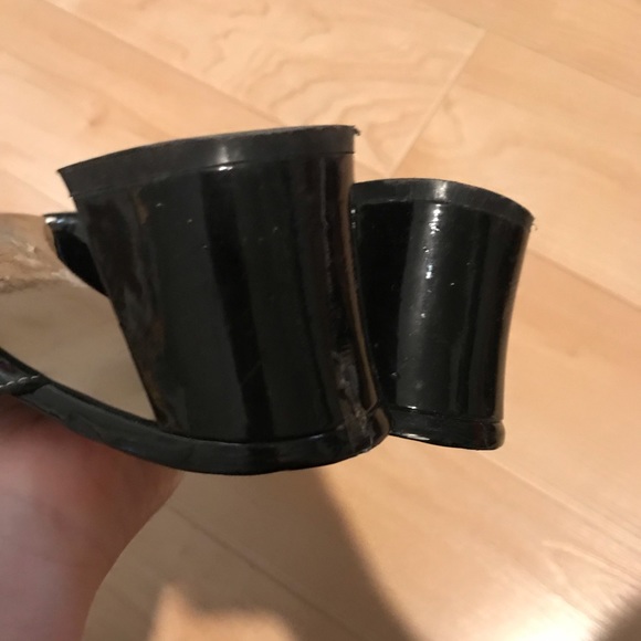 Tahari Sandals 👡 with buckle.Bundle promo: send offer - 5 items for $35 🌸 - Picture 2 of 7